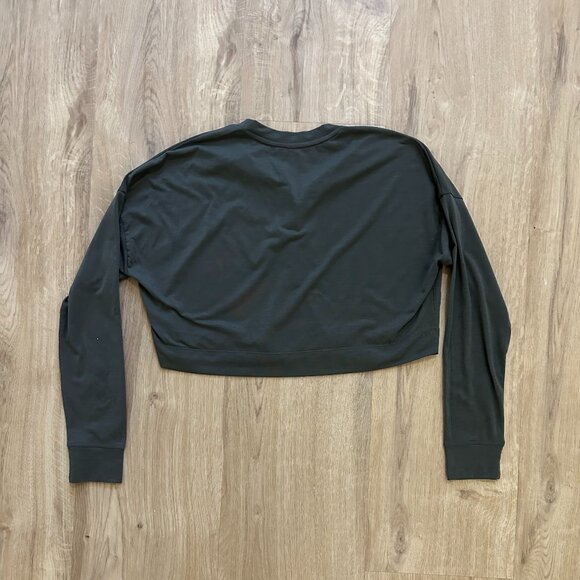 Vuori Avalon Henley in Oregano - XS - Picture 3 of 5